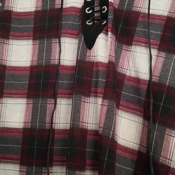 Tops - Picture 2 of 4